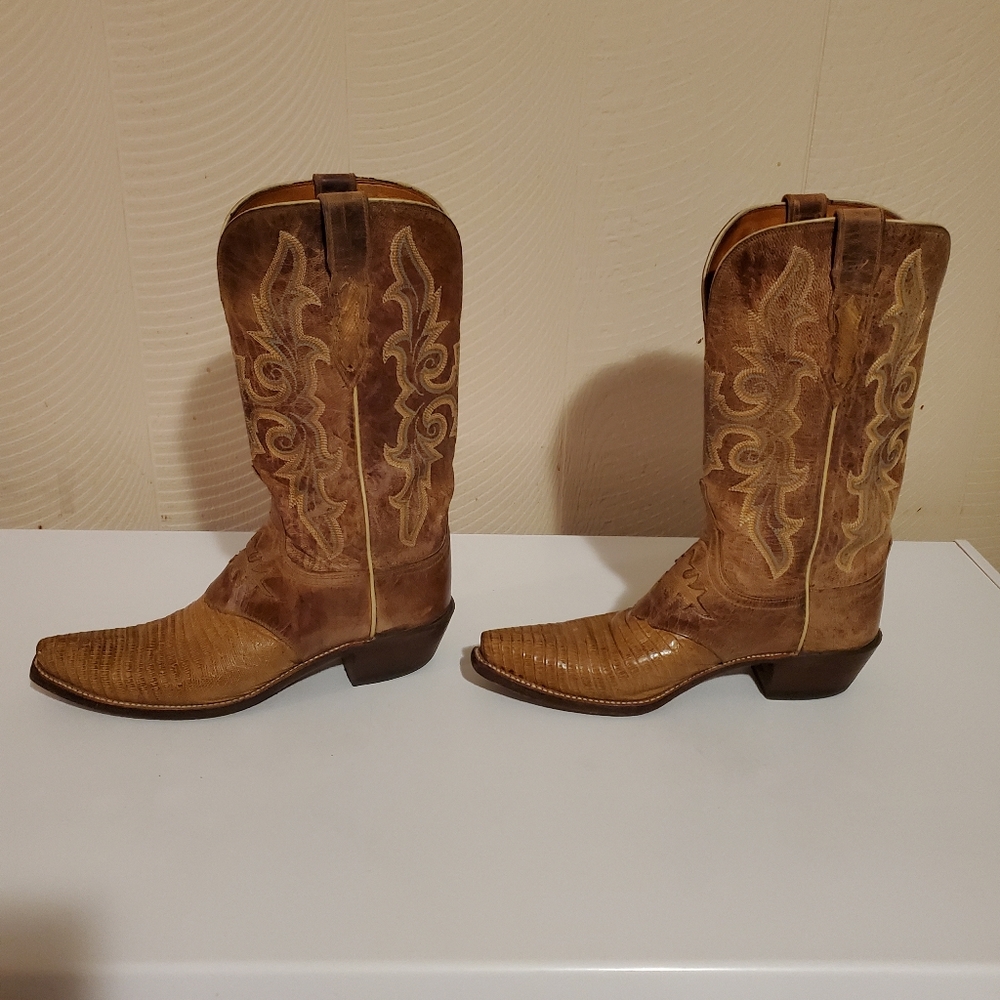 Luchesse womens boots size 9